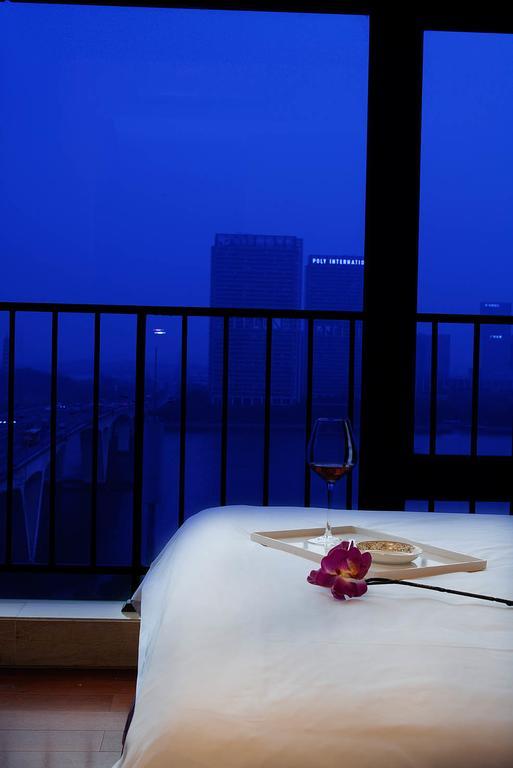 U Hotel Apartment Canton Esterno foto